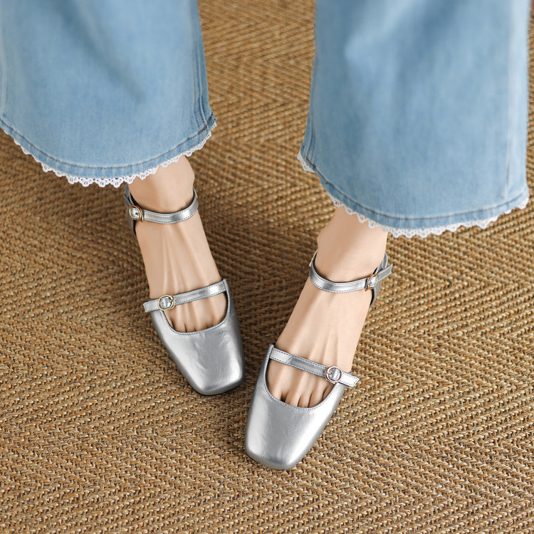 Women's Closed Toe Block Heel Sandals - Summer 2025 - Image 2